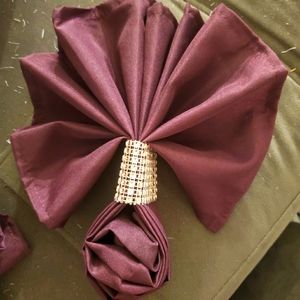 Eggplant polyester napkins